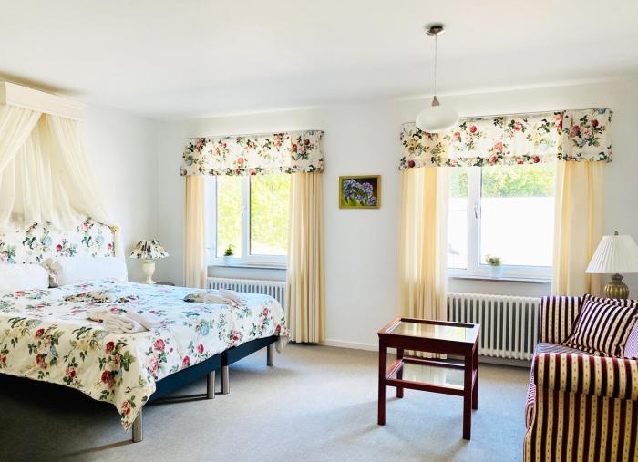 hotel h jbys