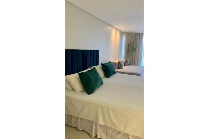 hy beach flats international