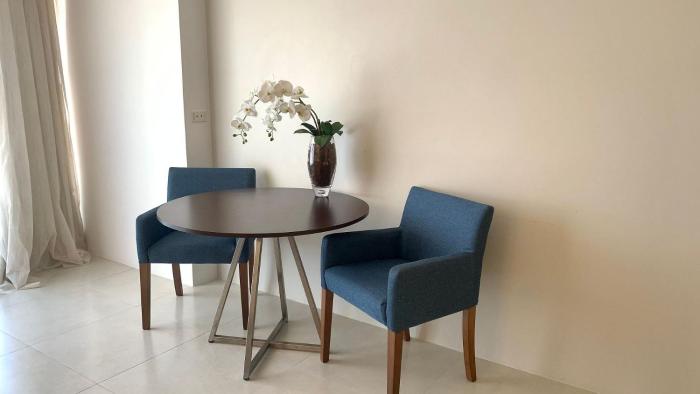 hy beach flats international