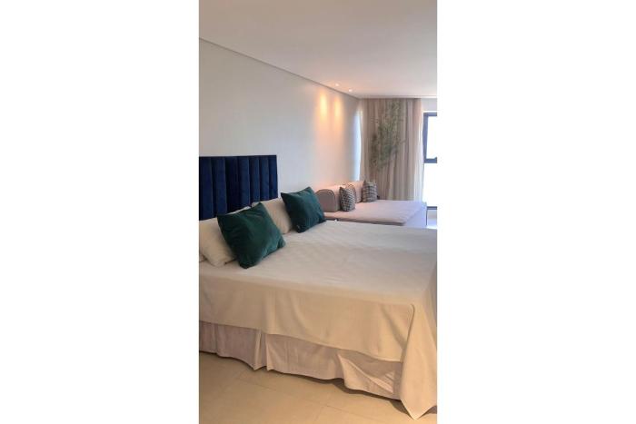 hy beach flats international