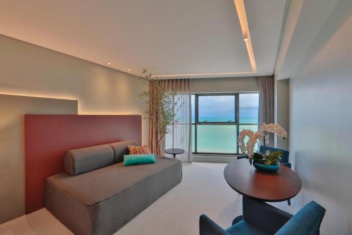 hy beach flats international