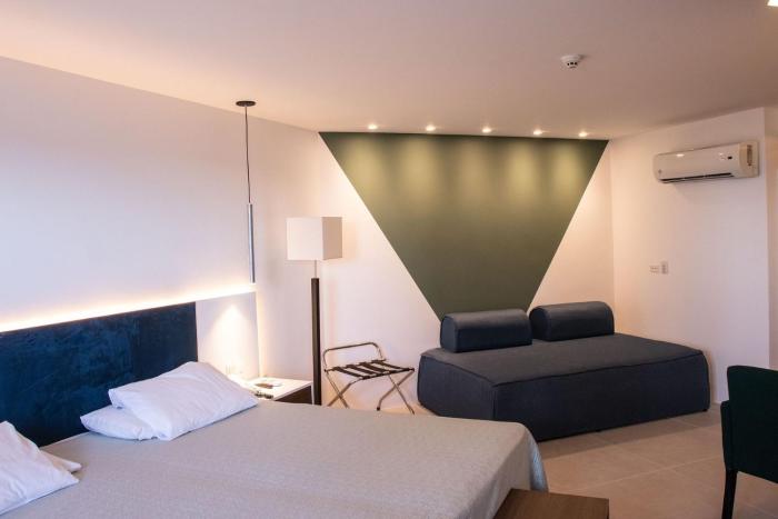 hy beach flats international