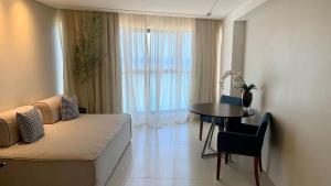 hy beach flats international