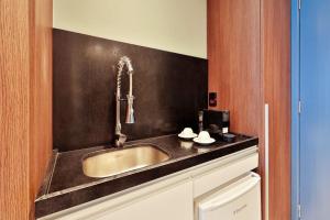 hy beach flats international