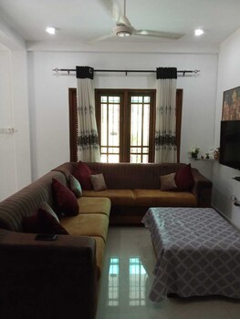 White House Holiday Home,,2 star