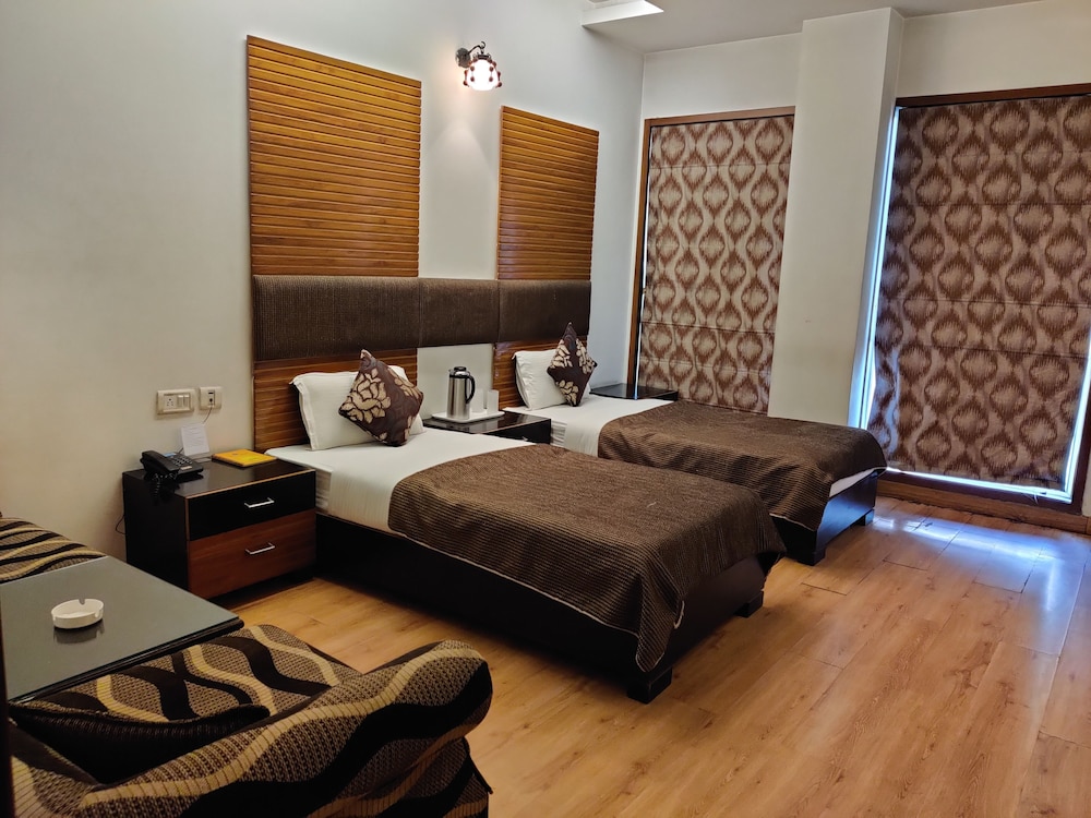 haris court inns and hotels