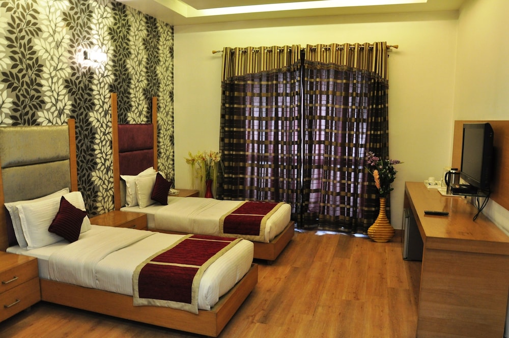 haris court inns and hotels