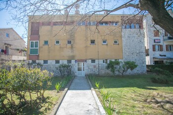 modern living in the heart of trogir
