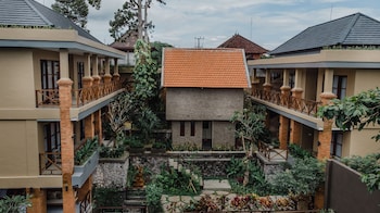 merak village