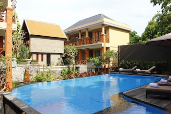 merak village