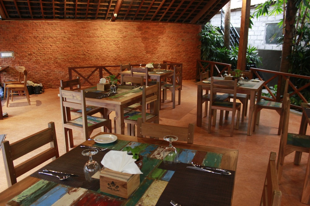 merak village