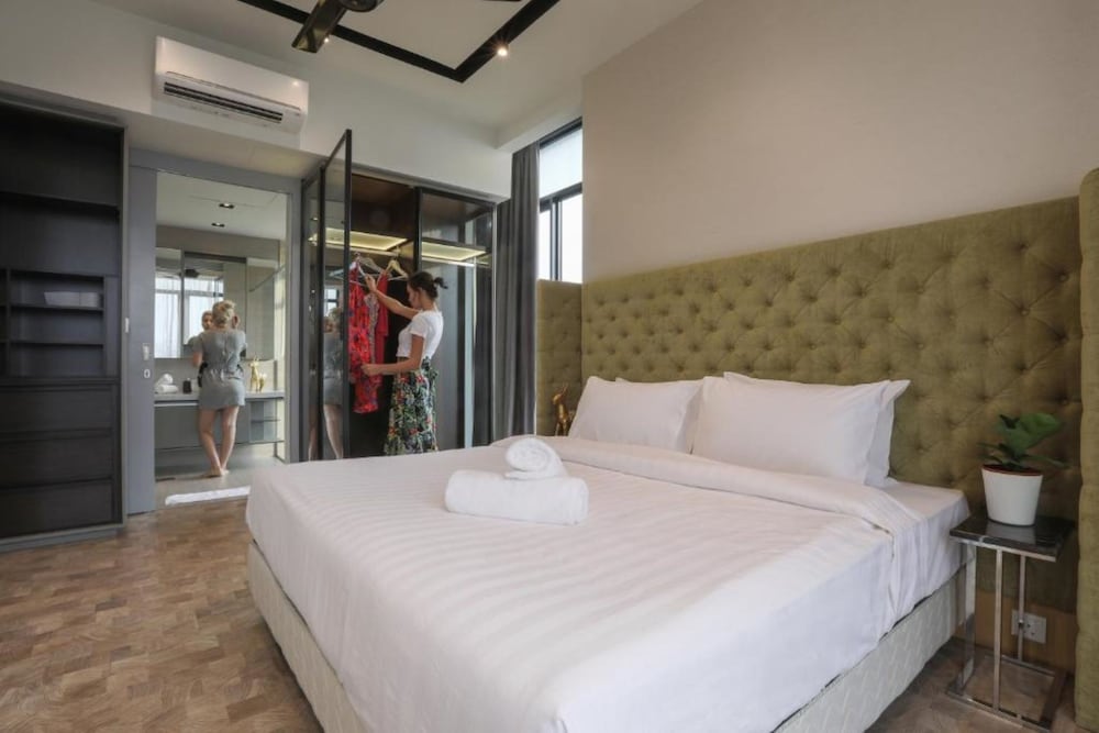 expressionz suites by ihost global