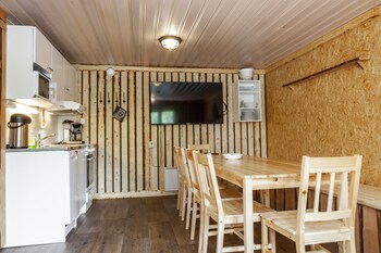 peace and privacy travel aulanko lake hide out