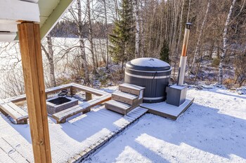 peace and privacy travel aulanko lake hide out