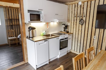 peace and privacy travel aulanko lake hide out