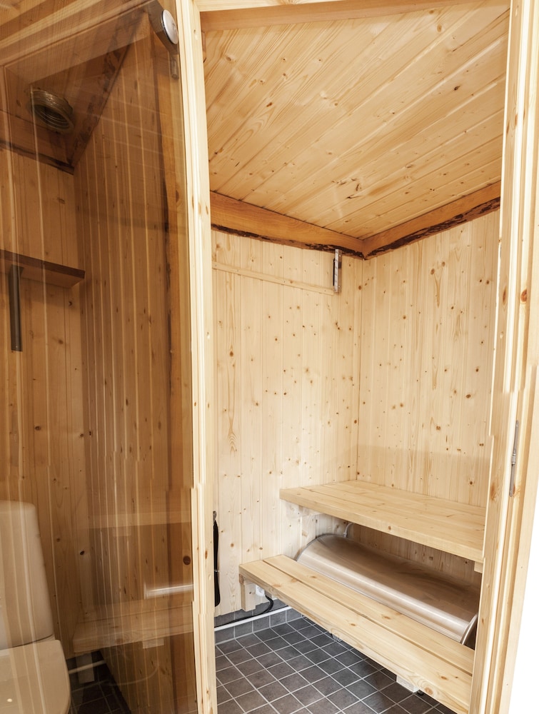 peace and privacy travel aulanko lake hide out