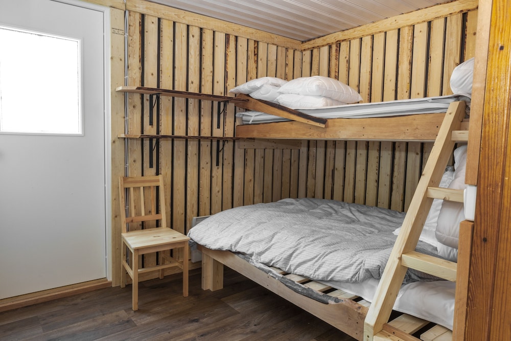 peace and privacy travel aulanko lake hide out