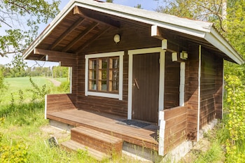 peace and privacy travel aulanko lake hide out