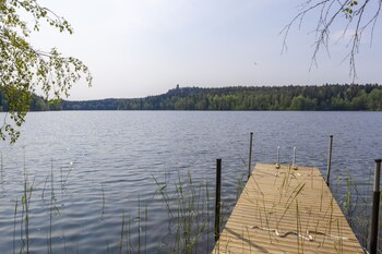 peace and privacy travel aulanko lake hide out