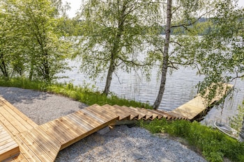 peace and privacy travel aulanko lake hide out