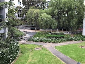 readyset apartments on altona