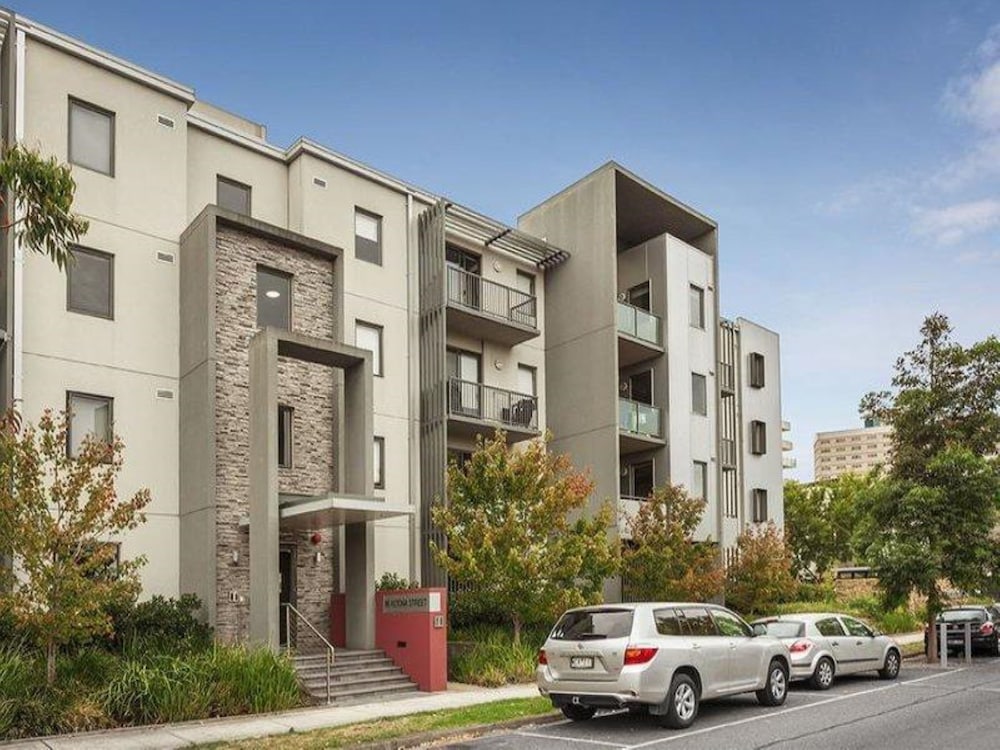 readyset apartments on altona