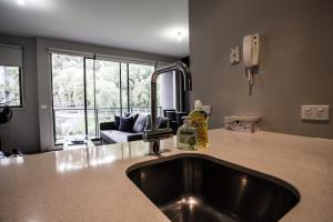 readyset apartments on altona