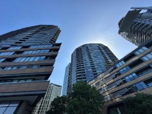 winston apartments docklands