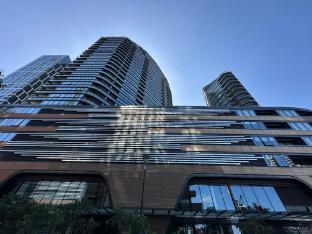 winston apartments docklands
