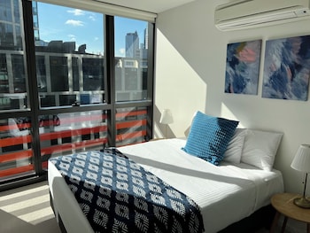 winston apartments docklands