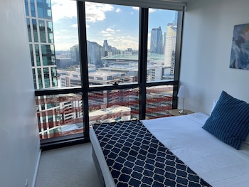 winston apartments docklands