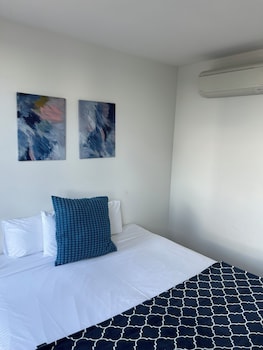 winston apartments docklands