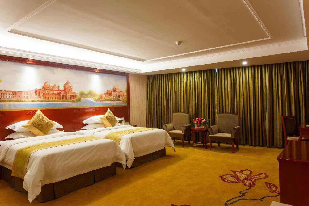 vienna hotel guangxi guigang high speed railway station central square