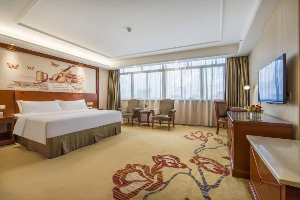 vienna hotel guangxi guigang high speed railway station central square