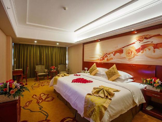 vienna hotel guangxi guigang high speed railway station central square