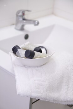 Kibbutz Beit Alfa Guest House,Gilboa>>Beit Alfa,0 star