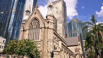 fv dream 2 bed apt pool free parking qfv211 16