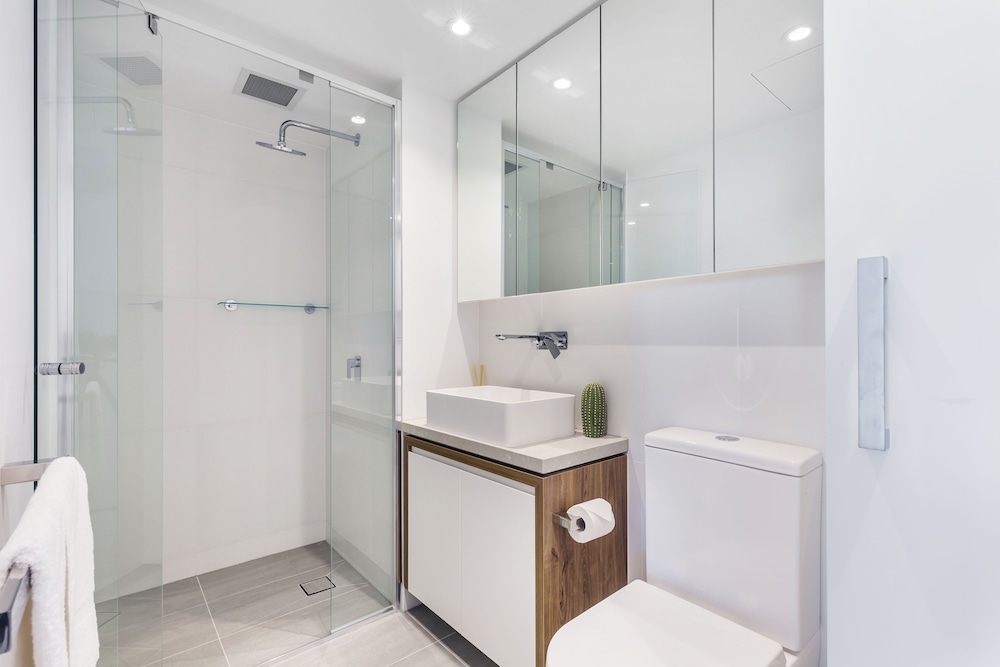 fv dream 2 bed apt pool free parking qfv211 16