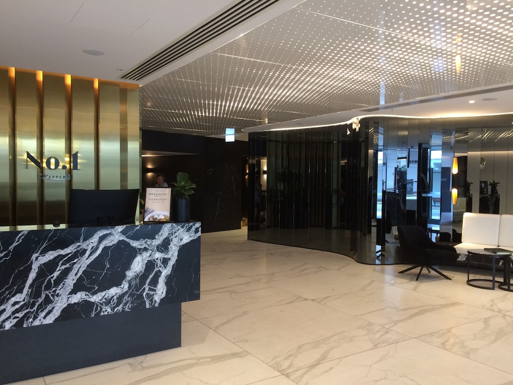 fv dream 2 bed apt pool free parking qfv211 16