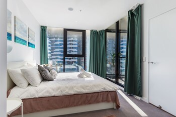 fv dream 2 bed apt pool free parking qfv211 16