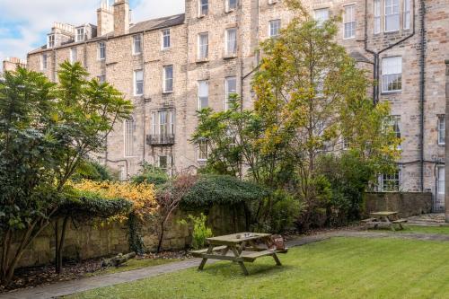 fountain court apartments royal garden