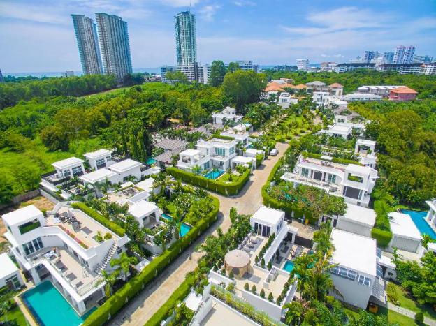 premium pool villas pattaya