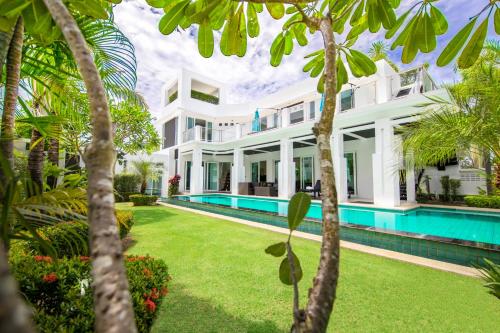 premium pool villas pattaya