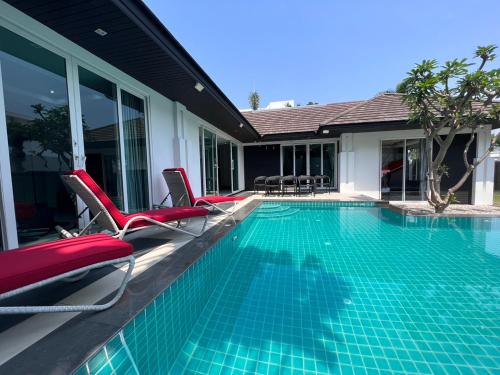 premium pool villas pattaya
