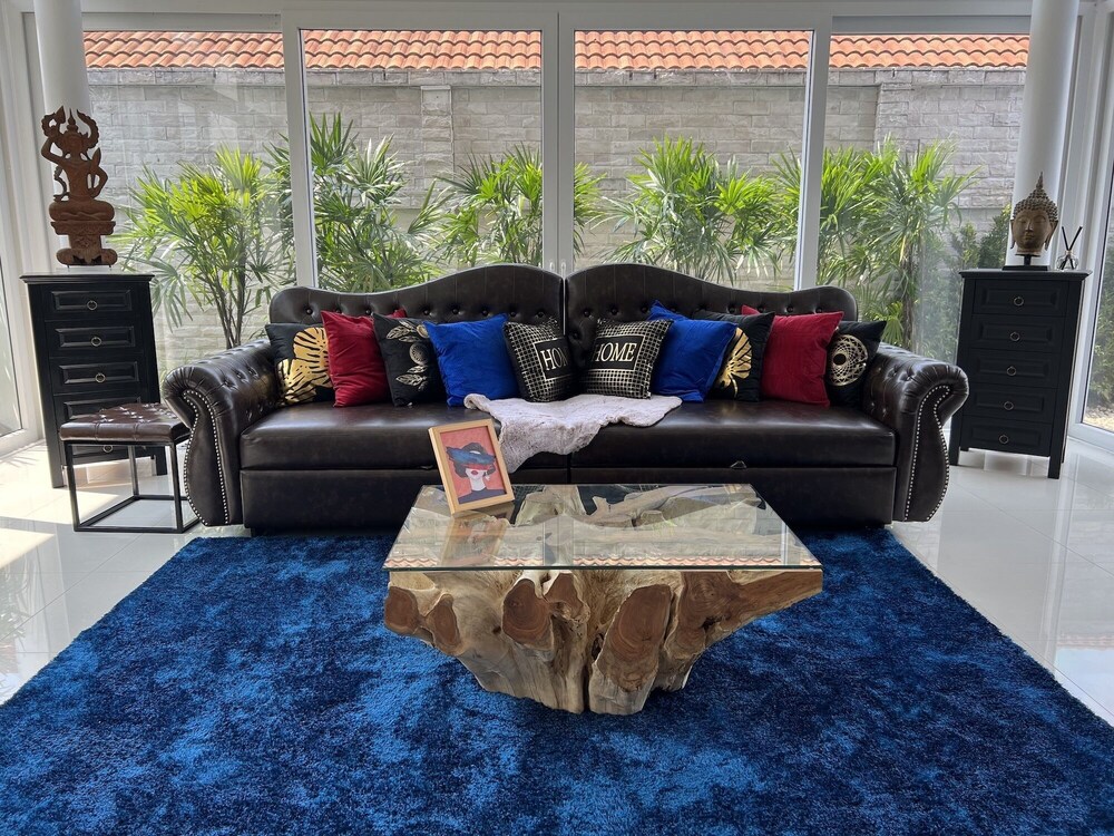 premium pool villas pattaya