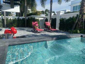 premium pool villas pattaya