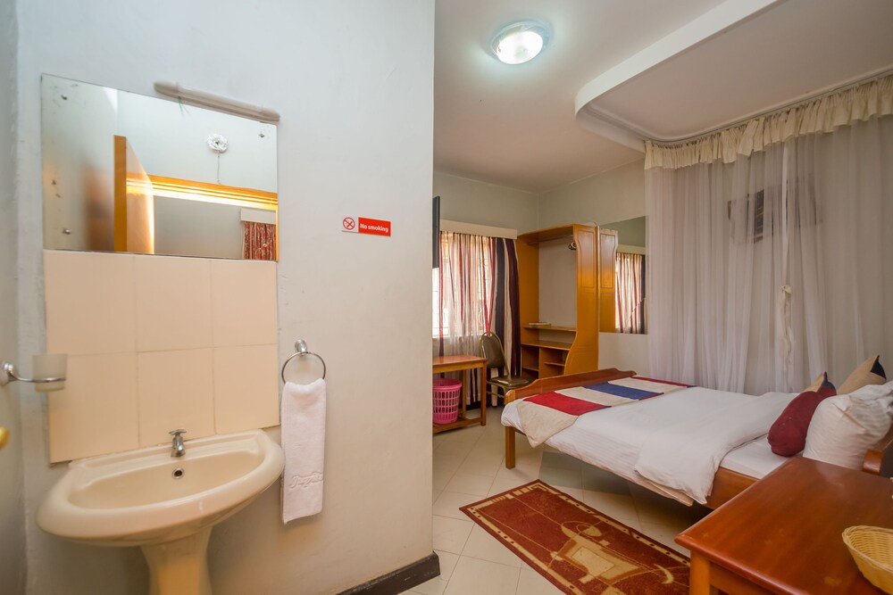 jupiter guest house parklands