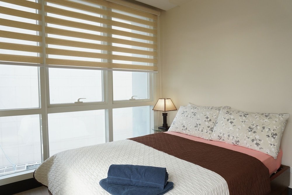 csuites at 8 newtown residences