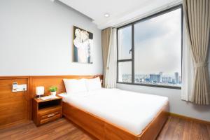 infinity pool signature saigon rivergate