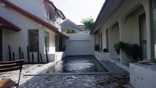 happy together by villa kresna